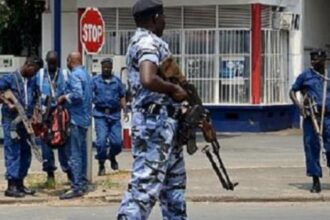 Coronavirus au Rwanda : la police abat deux personnes qui refusaient de se soumettre aux ordres de confinement