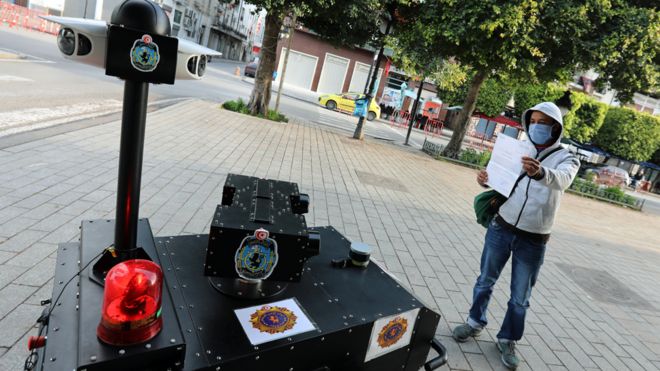 Coronavirus : la Tunisie utilise un robot pour faire respecter le couvre-feu