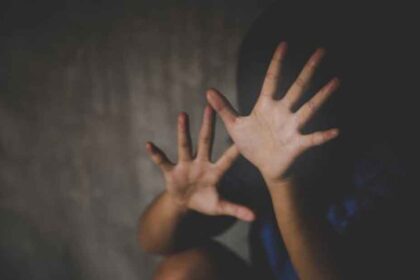 Douze hommes arrêtés au Nigeria pour avoir violé une fille de 12 ans