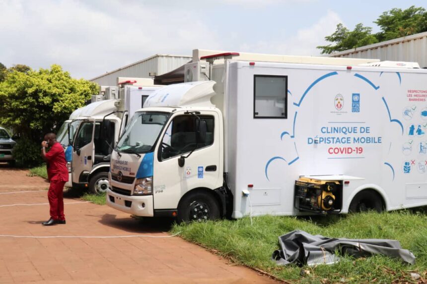 PNUD fait don de trois cliniques mobiles