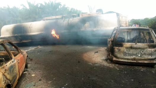 Explosion de camion-citerne