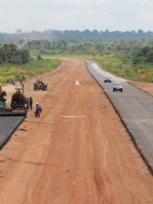 construction de 70 kilomètres de routes