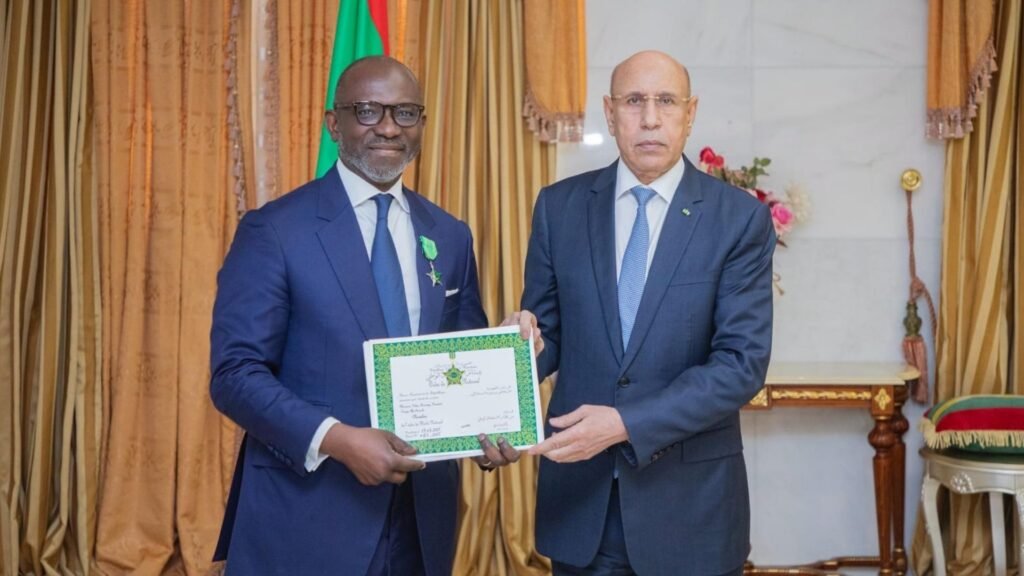 Didier Acouetey décoré Chevalier de l’Ordre du Mérite National