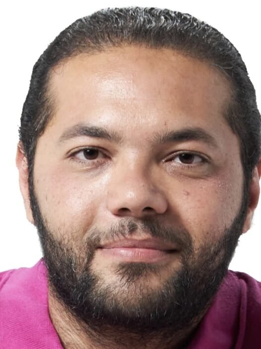  Mostafa Amin