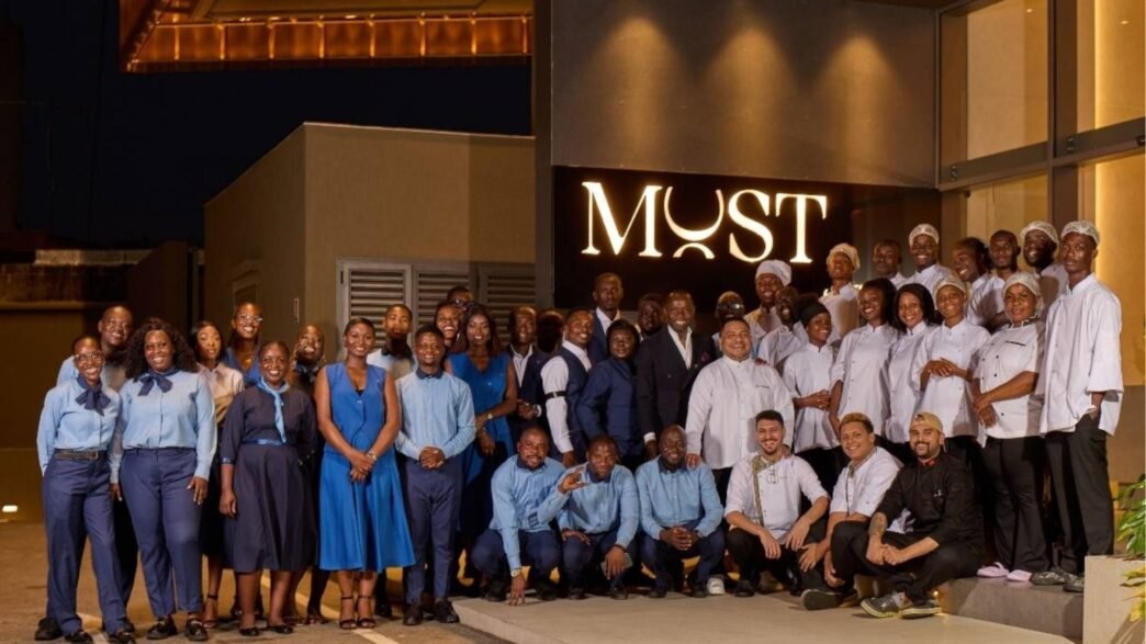 restaurant Must by Genesis
